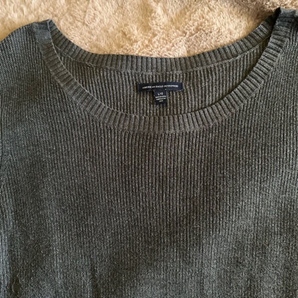 AE - Top - Picture 2 of 3